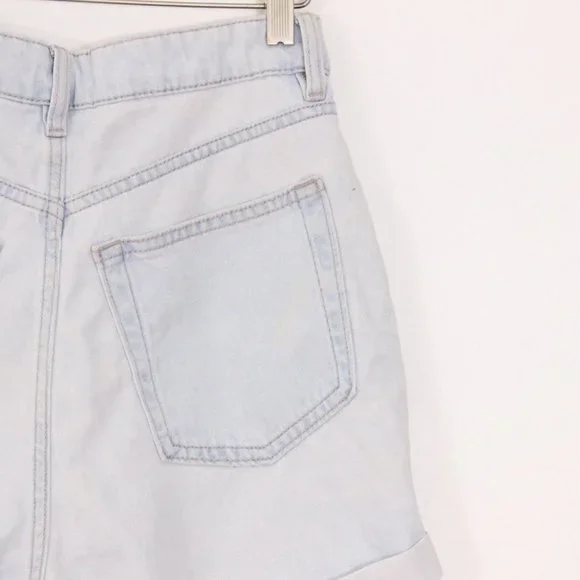 H&M High Rise Light Wash Shorts - Picture 5 of 5